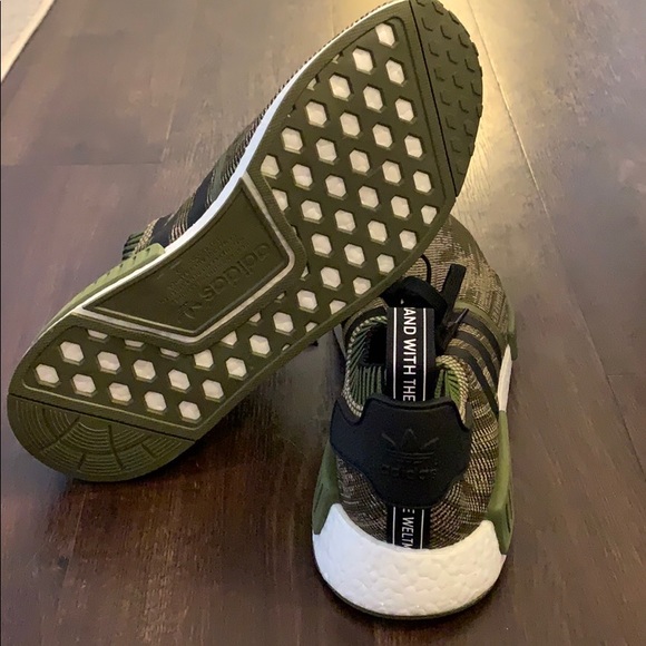 Adidas NMD R1 - Picture 4 of 4